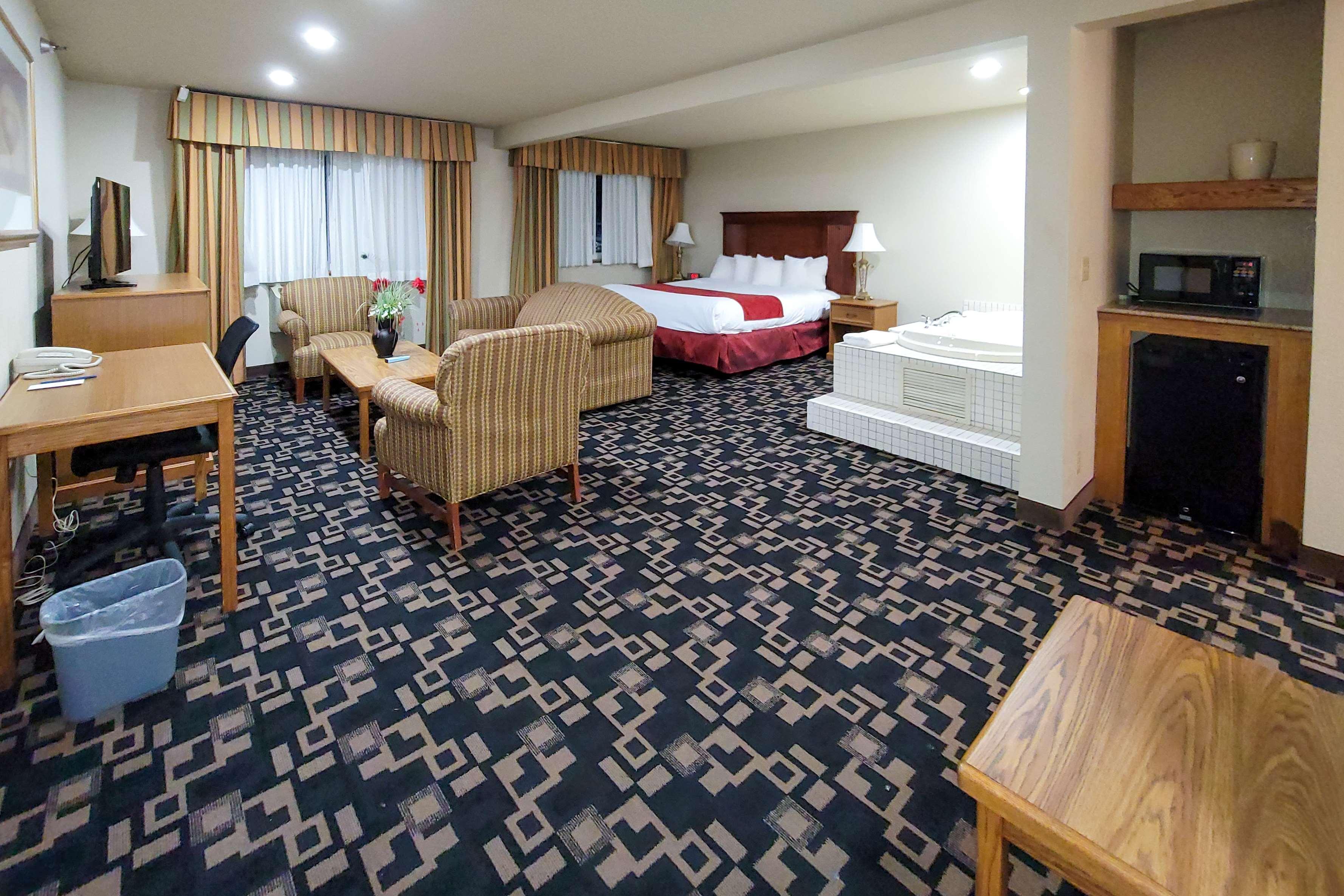Comfort Inn & Suites Шакопий Екстериор снимка