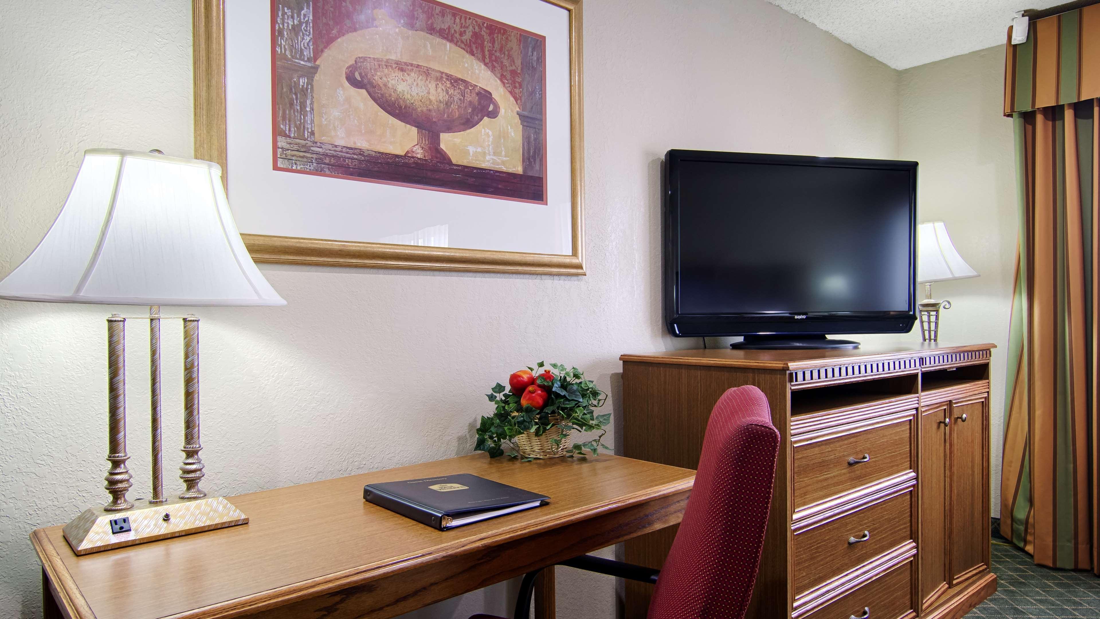 Comfort Inn & Suites Шакопий Екстериор снимка