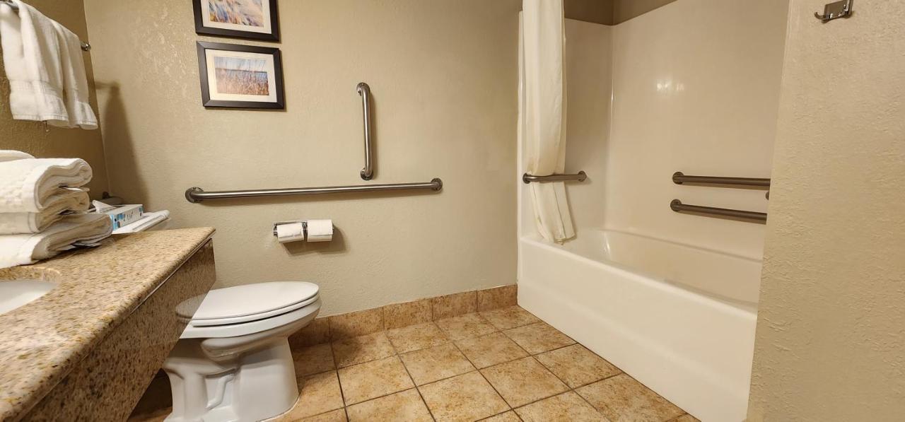 Comfort Inn & Suites Шакопий Екстериор снимка