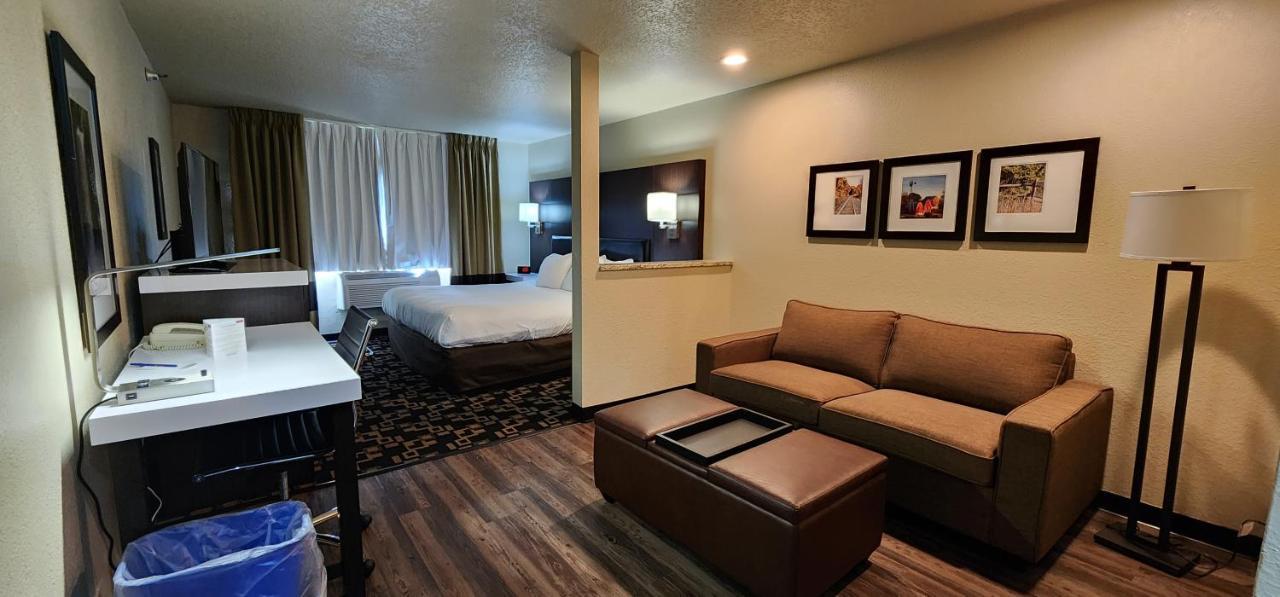 Comfort Inn & Suites Шакопий Екстериор снимка
