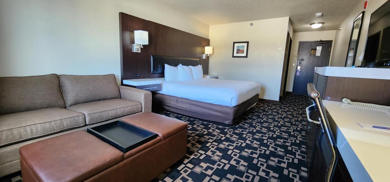 Comfort Inn & Suites Шакопий Екстериор снимка