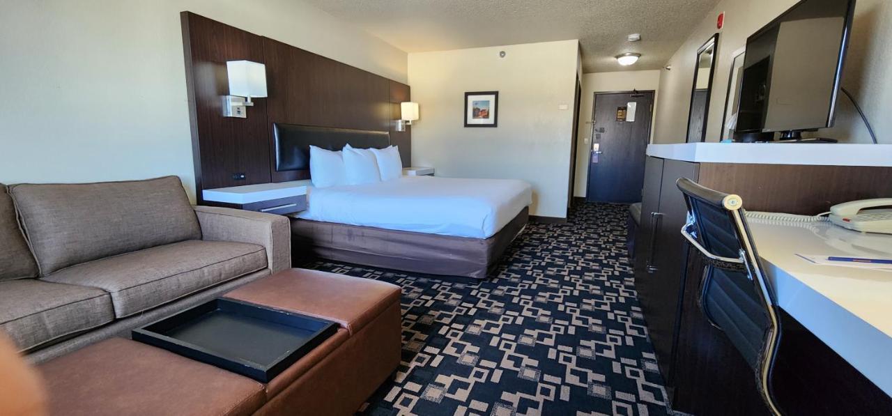 Comfort Inn & Suites Шакопий Екстериор снимка
