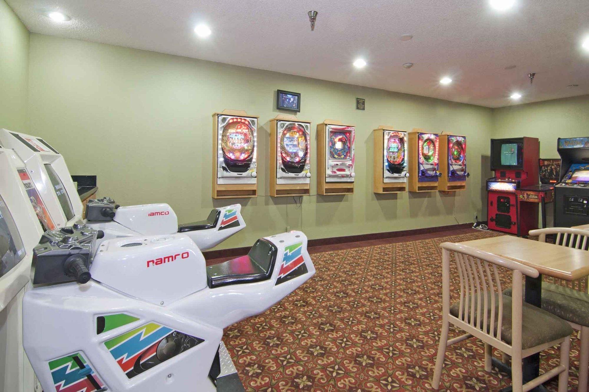 Comfort Inn & Suites Шакопий Екстериор снимка